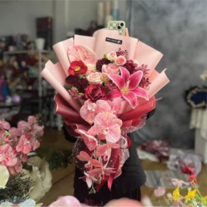 Bianca Cascade Bouquet
