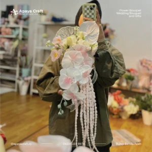 Cascade Blush Ink Bouquet